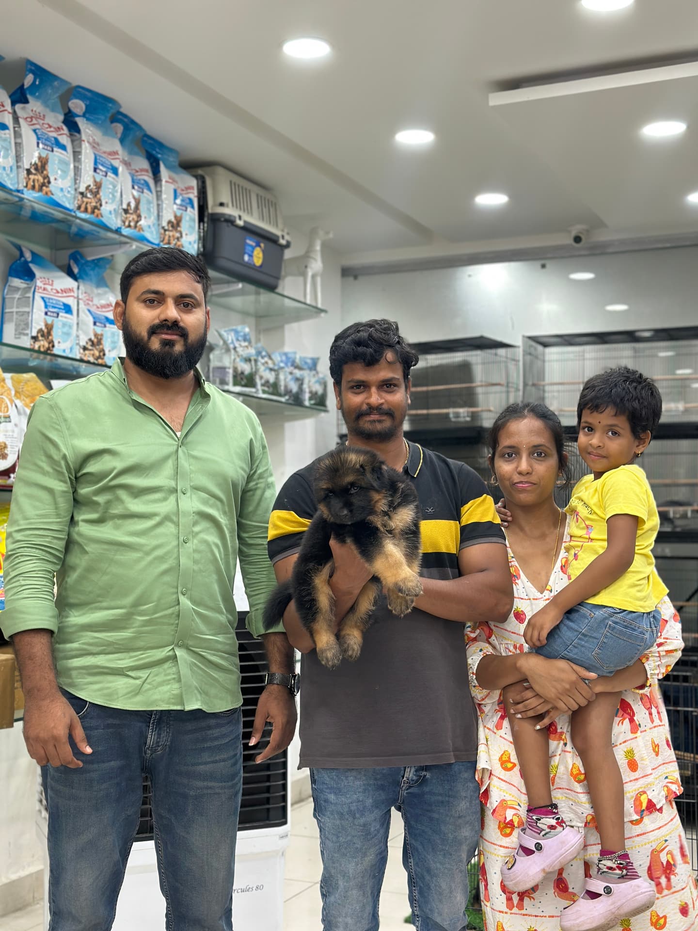 Happy Danny Pet Store family